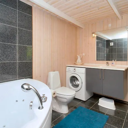 6 Person In Skibby-by Traum * Skibby