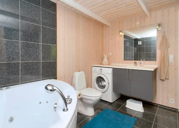 6 Person In Skibby-by Traum * Skibby
